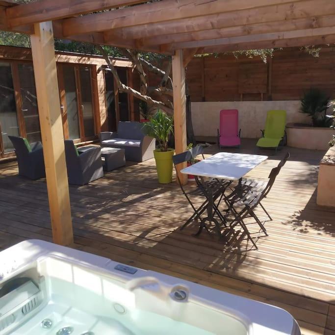 Ferienwohnung Studio Jacuzzi Prive A 8 Min A Pied De La Plage La Ciotat Exterior foto