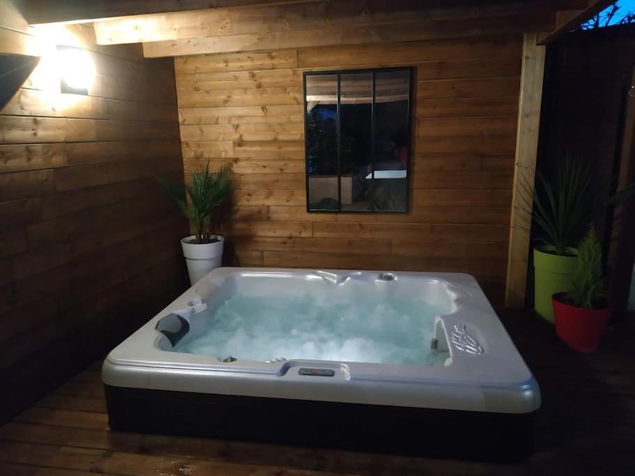 Ferienwohnung Studio Jacuzzi Prive A 8 Min A Pied De La Plage La Ciotat Exterior foto